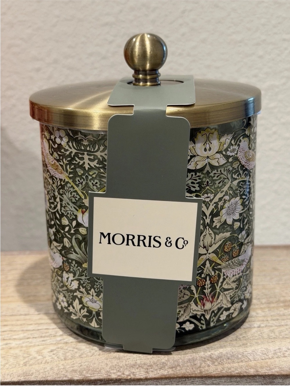 Morris & Co bathroom vanity Cotton Jar Green Glass w/gold Trim Strawberry
Thief